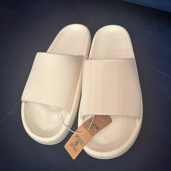Pink Slippers Victoria's Secret Slides - Picture 1 of 3